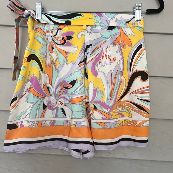 Zara Colorful Abstract Pattern shorts - Picture 4 of 7